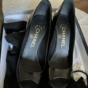 Chanel open pump patent goatskin size 5.5
